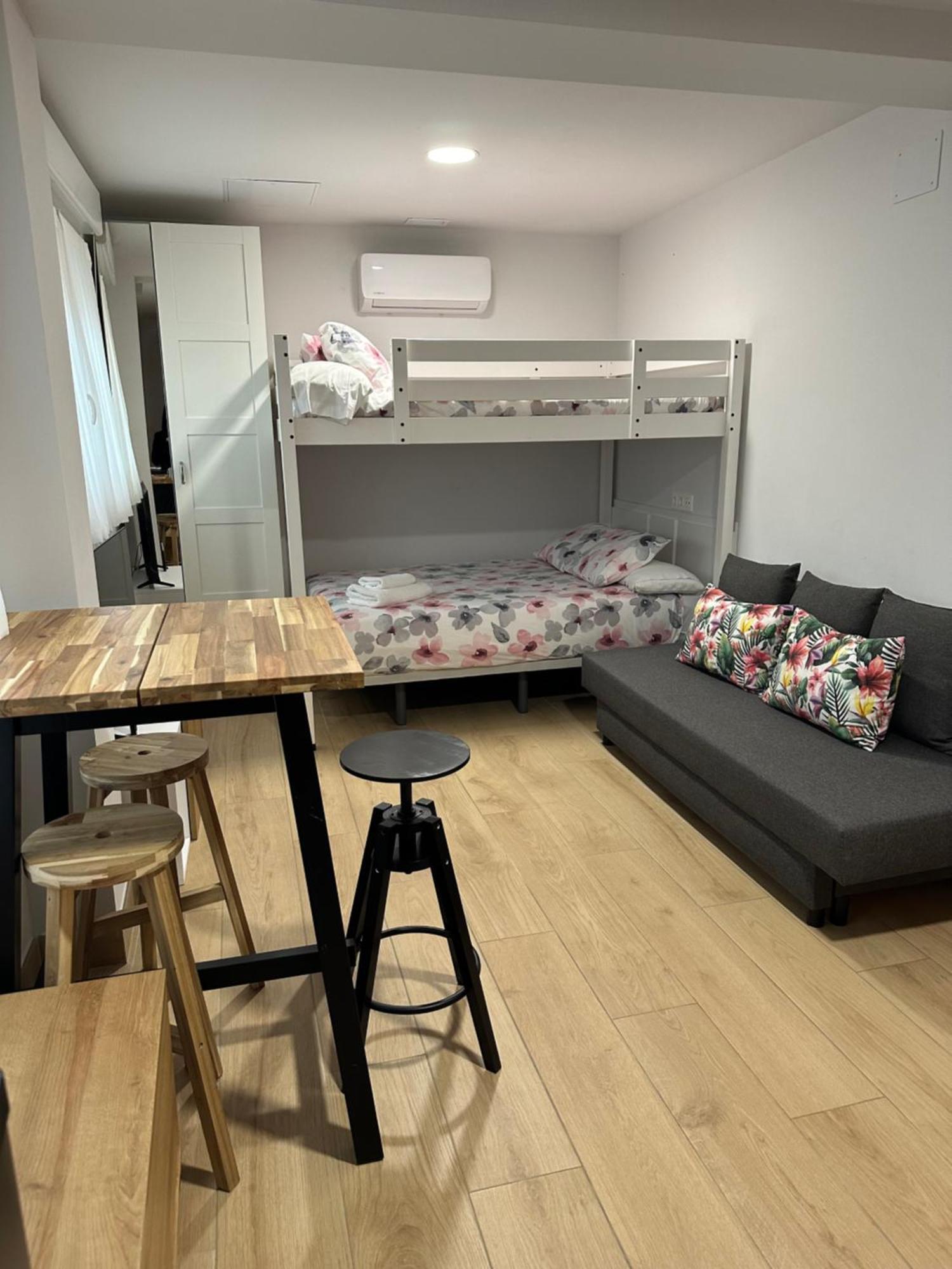 Apartamentos Turisticos Santa Apolonia 62 Avilés Exterior foto